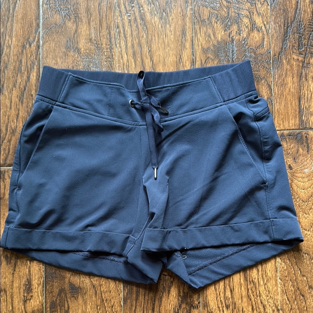 Women’s Athleta navy blue shirt, size 2 - Picture 4 of 10